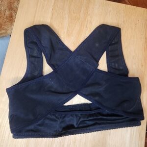 GMAYOO solid black tight mesh knit x strap bra size medium